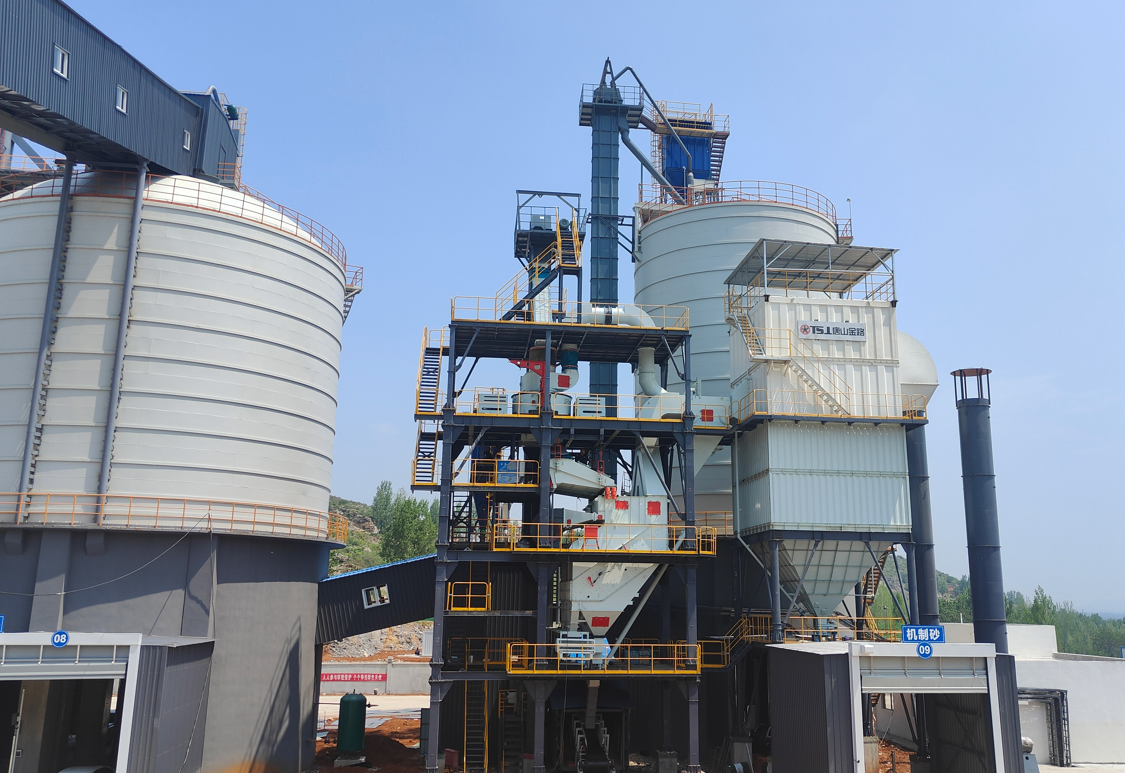 山東時產(chǎn)150噸制砂樓項(xiàng)目，一個月時間進(jìn)入投產(chǎn)模式