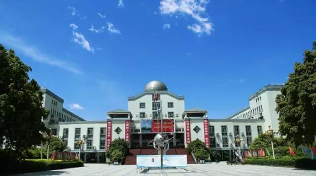 四川省遂寧中學(xué)外國語實(shí)驗(yàn)學(xué)校校園風(fēng)采