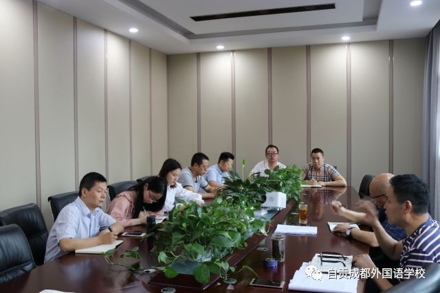 自貢市外國語學(xué)校--加強(qiáng)安全工作，構(gòu)建安全校園