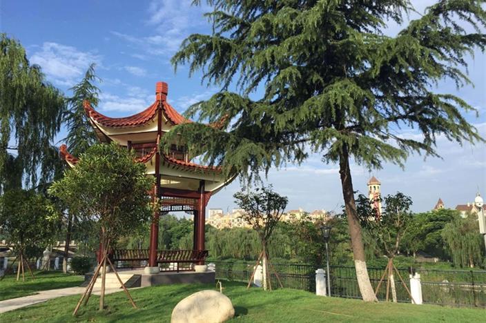 成都市三原外國(guó)語(yǔ)學(xué)校地址在哪里？