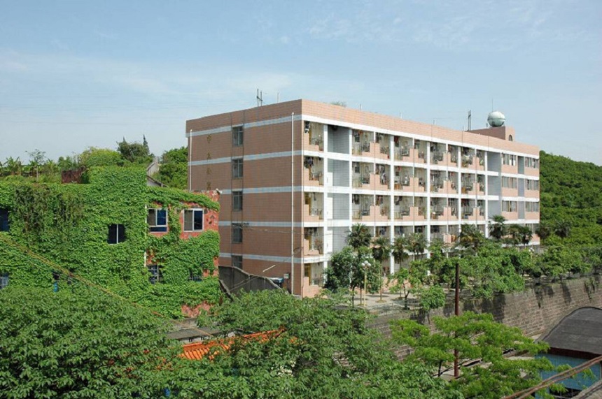 蒲江中學(xué)住校生周末如何管理？
