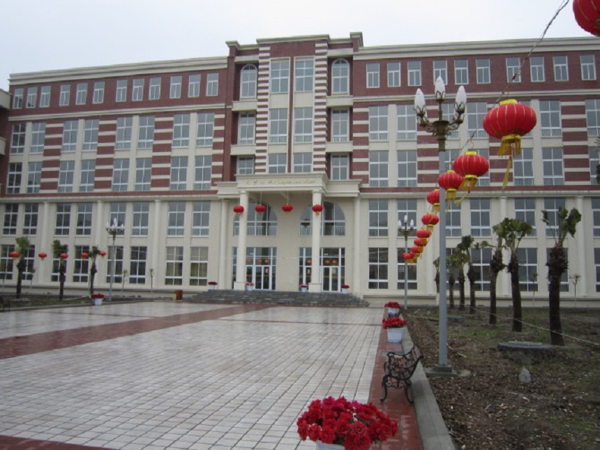 四川師范大學(xué)附屬第三實(shí)驗(yàn)中學(xué)聯(lián)系電話是多少？