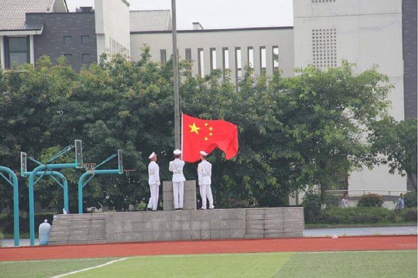 石室白馬中學近幾年的中考錄取分數(shù)線是多少？