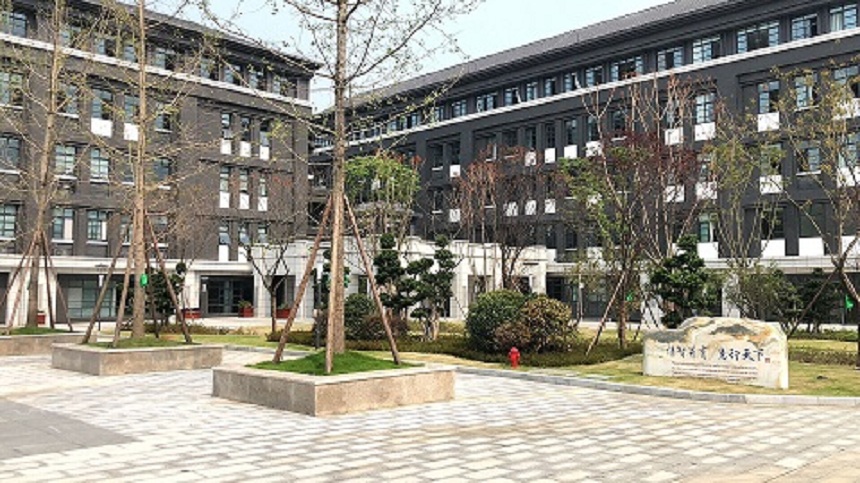成都第二十中學(xué)校園環(huán)境好不好、怎么樣？