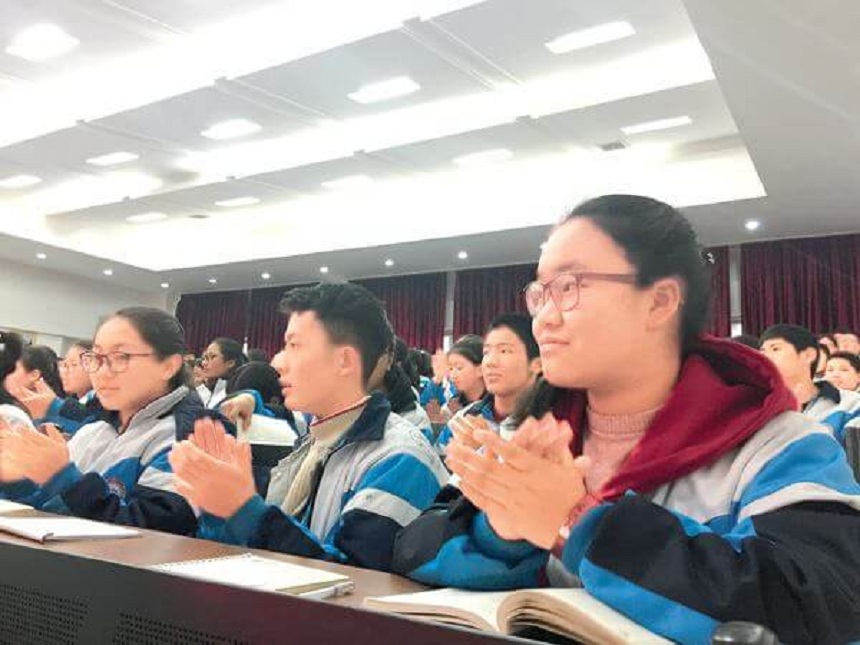成都西藏中學官網網址是多少？