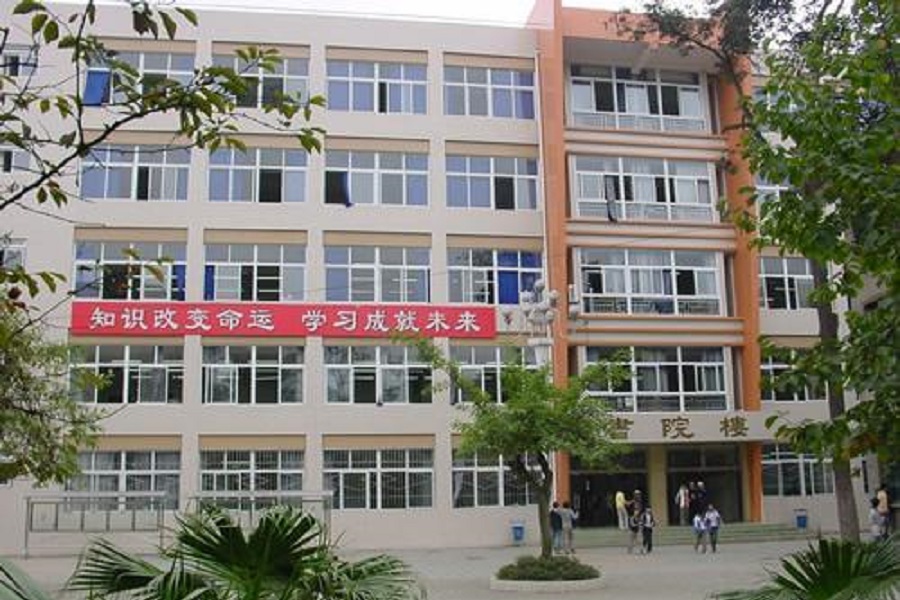 新都二中校園環(huán)境怎么樣？
