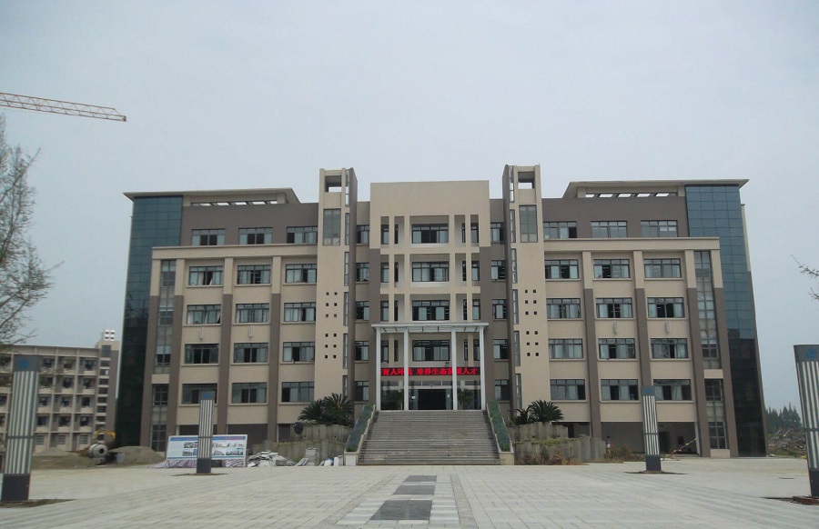 眉山車城中學(xué)這所學(xué)校怎么樣？