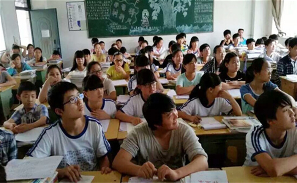 巴中四中學校招辦電話是多少？