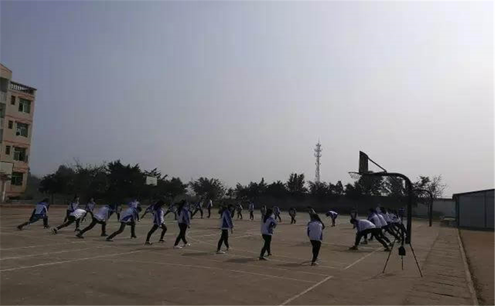 內(nèi)江市第十一中學(xué)2020年中考錄取分?jǐn)?shù)線多少分？