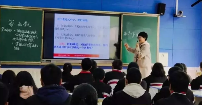 蒲江中學(xué)近三年的錄取分?jǐn)?shù)線是多少？