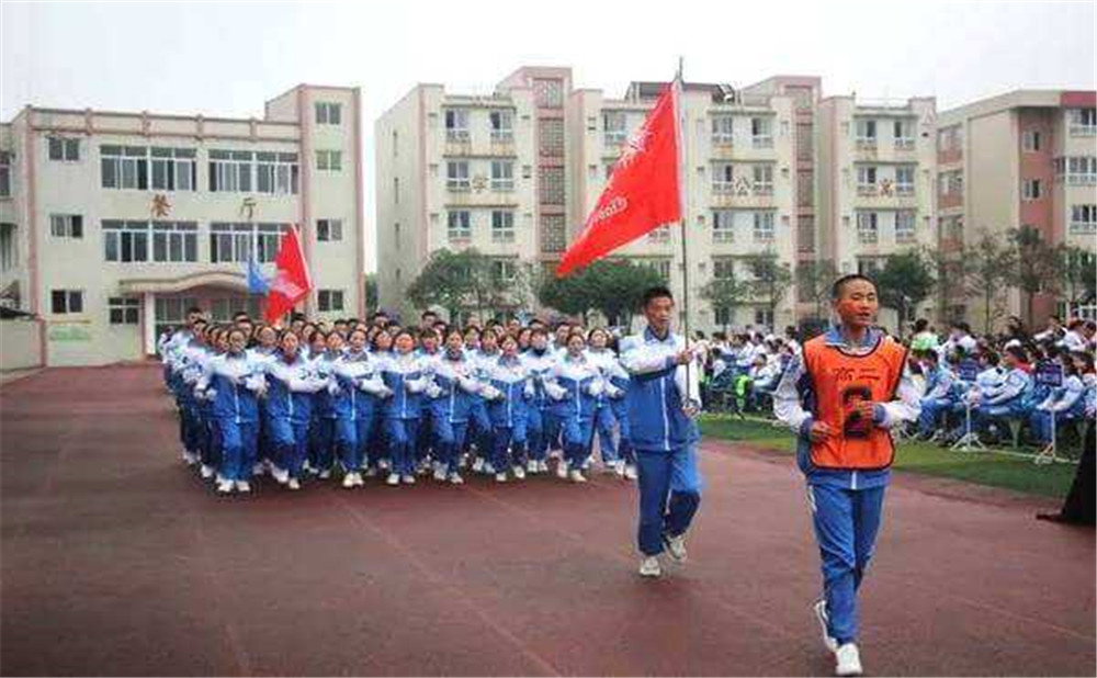 大邑縣實(shí)驗(yàn)中學(xué)近三年的錄取分?jǐn)?shù)是多少？