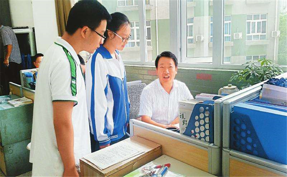 成都市第十七中學(xué)本科升學(xué)率是多少？