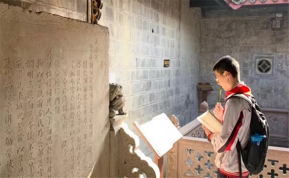 四川師范大學(xué)附屬中學(xué)本科升學(xué)率是多少？