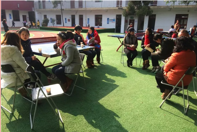 成都市第三十三中學(xué)高中一年的學(xué)費是多少？"image.png"
