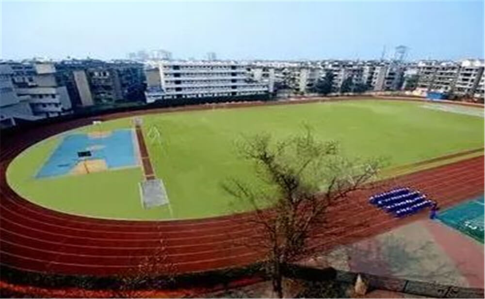 成都實(shí)外新都五龍山學(xué)校的住宿怎么樣？