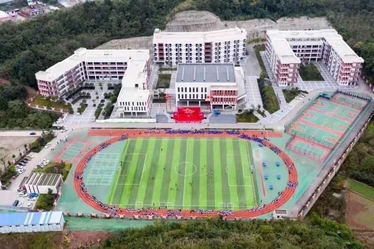 簡陽實驗中學的錄取分數(shù)線是多少？