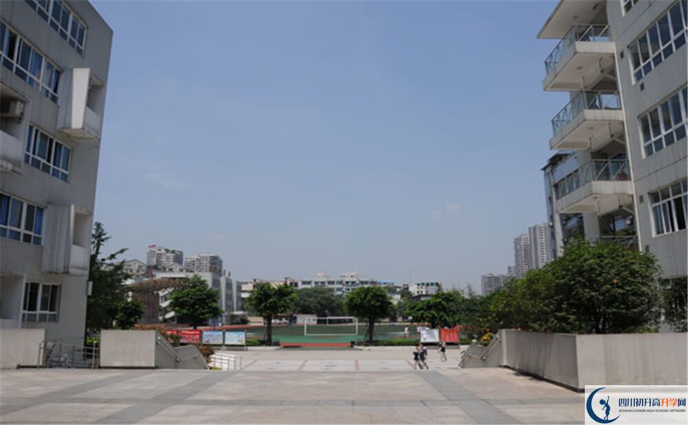 成都鐵路中學(xué)高中本部的錄取分?jǐn)?shù)是多少？