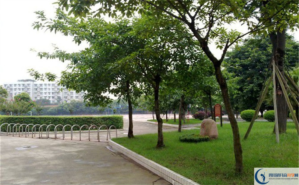 成都市第三十八中學(xué)高中本部的錄取分?jǐn)?shù)是多少？