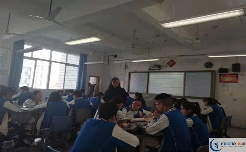 大彎中學(xué)高中部錄取分?jǐn)?shù)是多少？