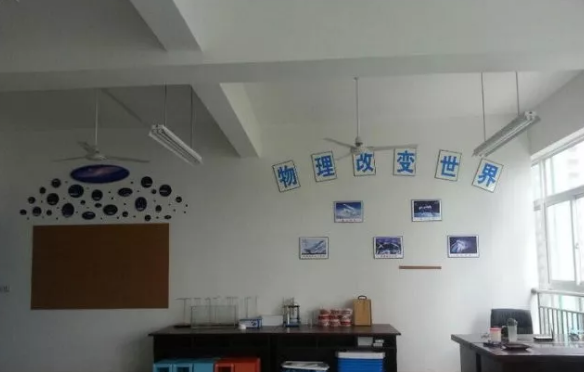 中考成都市泡桐樹(shù)中學(xué)的招生分?jǐn)?shù)線是多少？