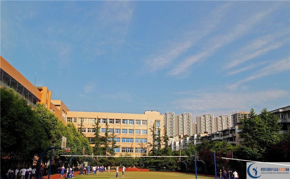 成都大學(xué)附屬中學(xué)的宿舍好不好？