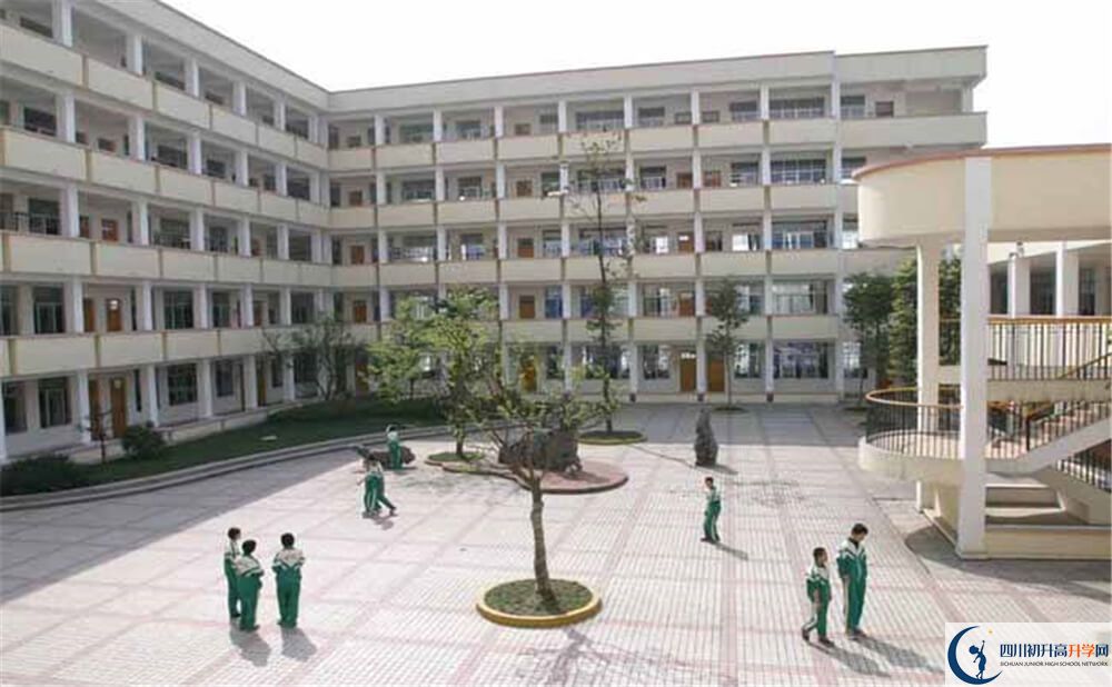 都江堰外國語實驗學校的高中住宿好不好？