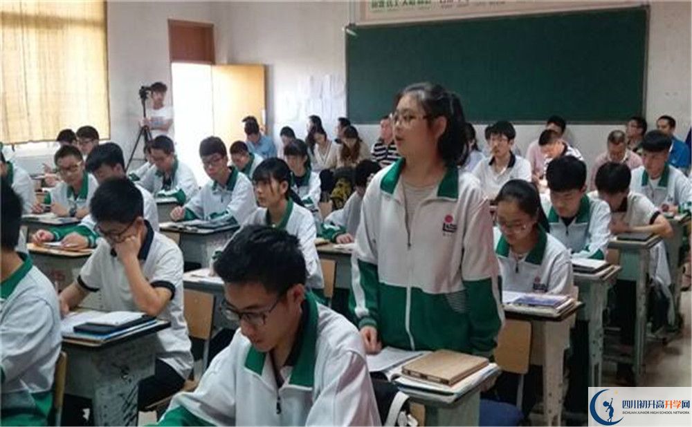 溫江二中的分數(shù)線大概是多少？