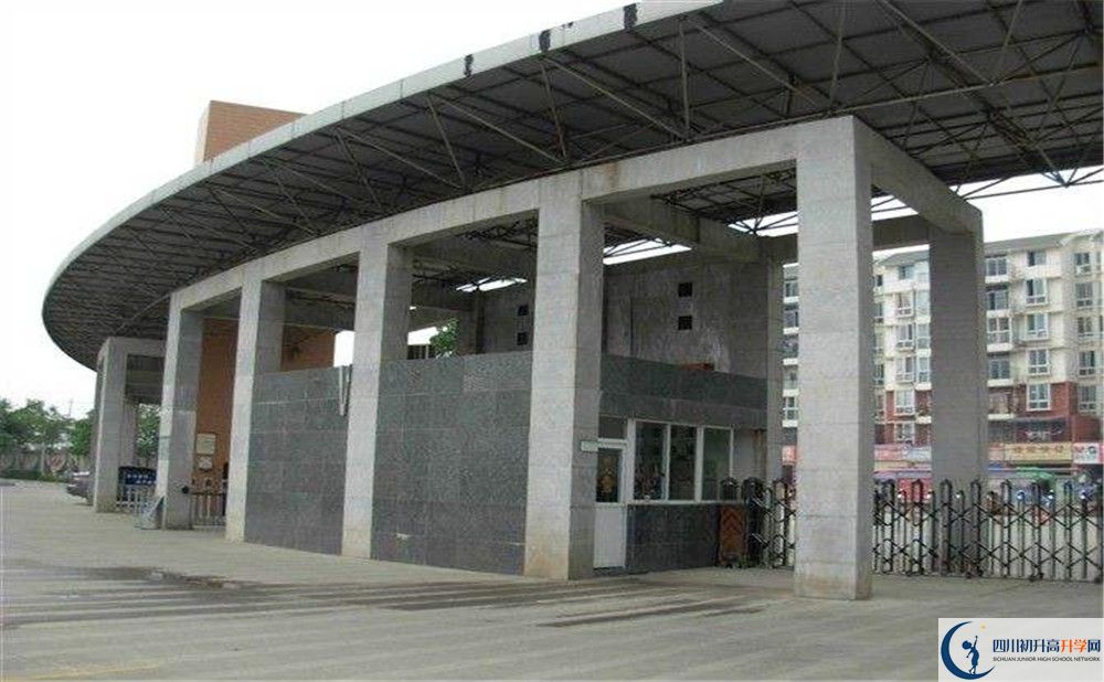 成都市龍泉中學(xué)地址在哪里？
