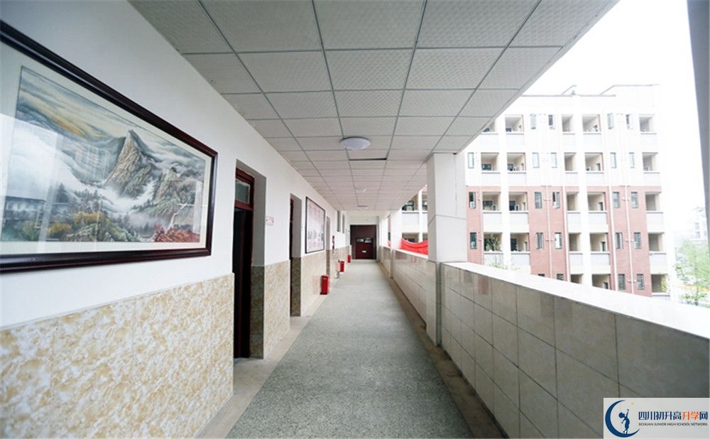都江堰育才學(xué)校住宿費(fèi)用是多少？
