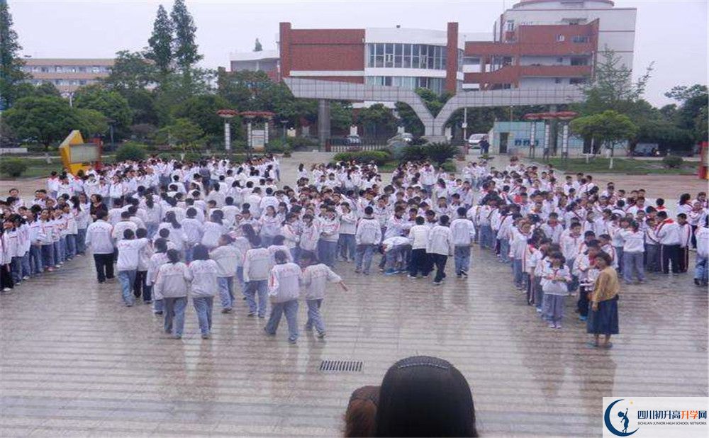 彭州中學(xué)2020年被清華北大錄取的學(xué)生有多少？