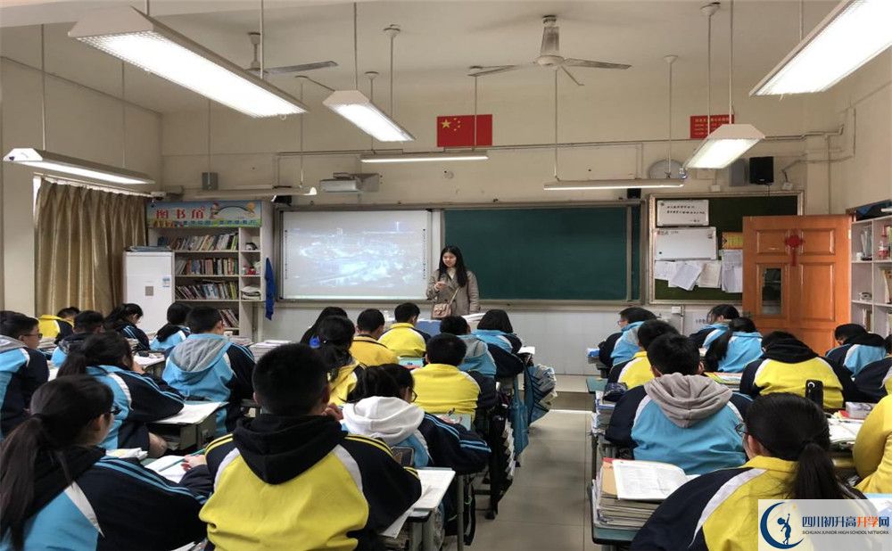 養(yǎng)馬中學住宿費用是多少？