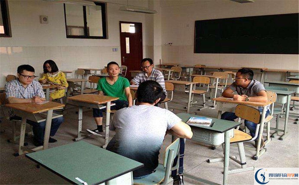 成都實(shí)驗(yàn)中學(xué)2020年外地生學(xué)費(fèi)是多少？