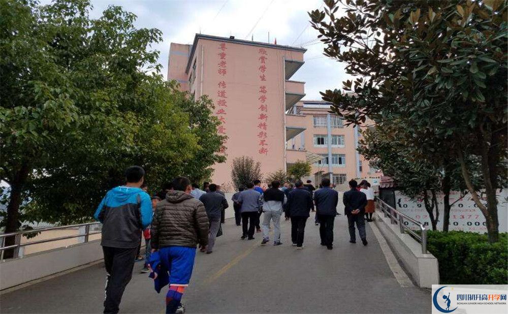 大彎中學(xué)2020年保送清華北大的人數(shù)有多少？