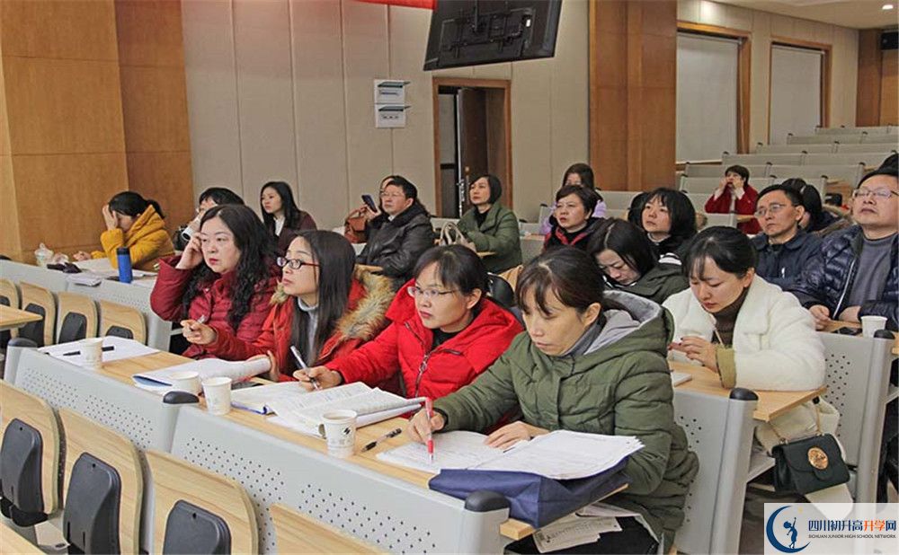 成都石室外國語學校是重點中學嗎？