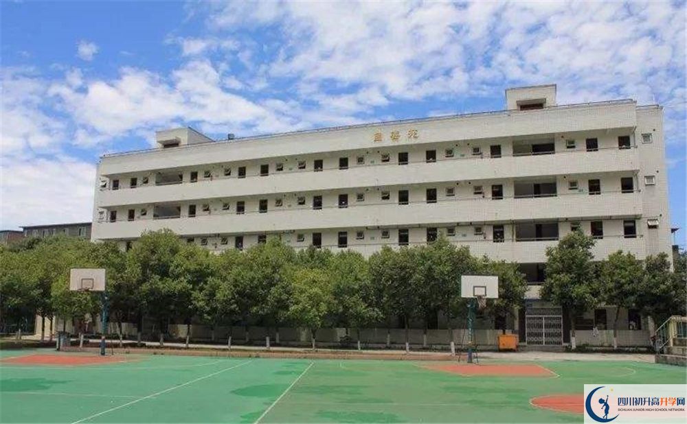 成都市籍田中學(xué)實(shí)驗(yàn)班人數(shù)是多少？