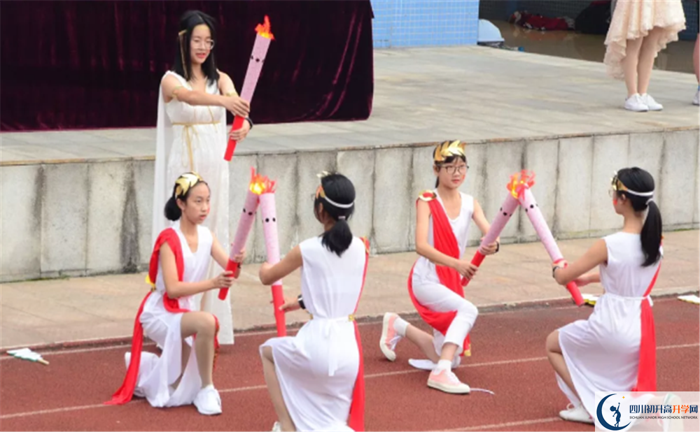 成都市泡桐樹(shù)中學(xué)與成都七中實(shí)驗(yàn)學(xué)校哪一個(gè)好？