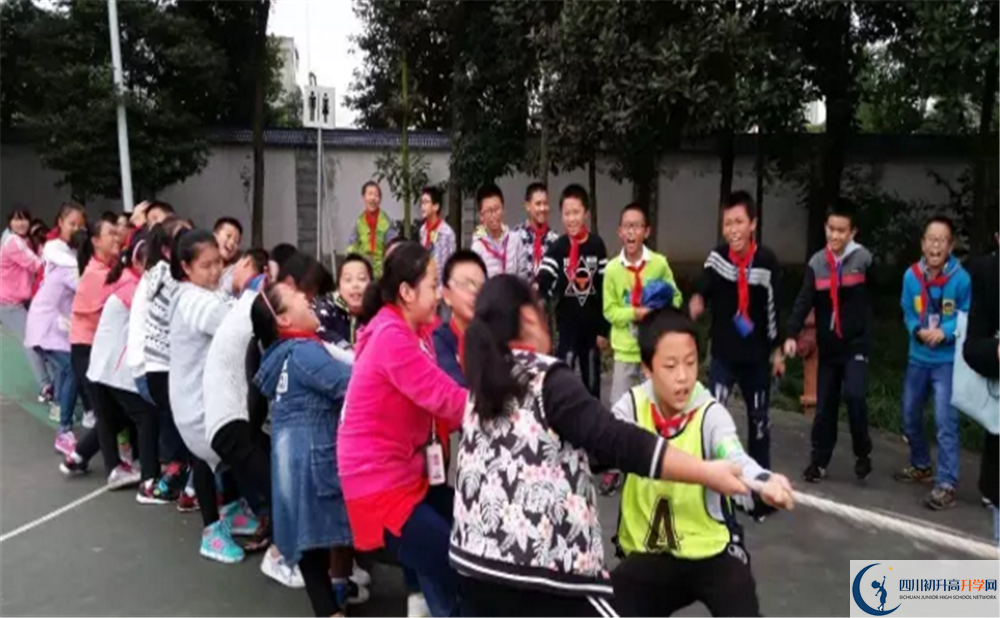 成都市龍泉中學(xué)高中分班考試難嗎？