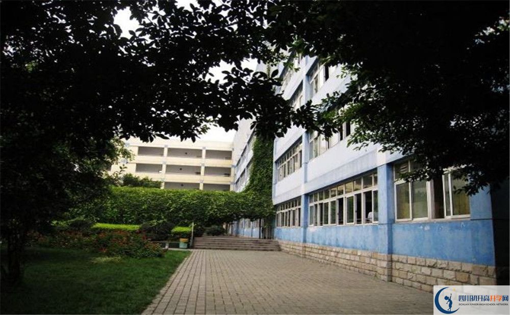 四川師范大學(xué)實(shí)驗(yàn)外國(guó)語(yǔ)學(xué)校走讀生作息時(shí)間是怎樣的？
