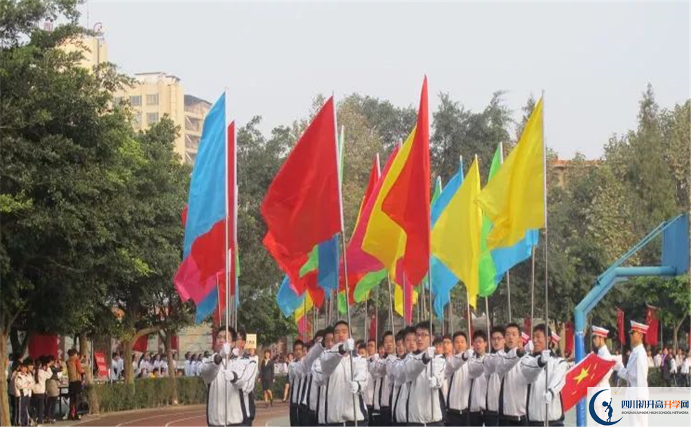 成都市第四十九中學(xué)軍訓(xùn)多久？